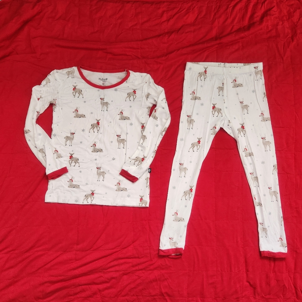 Kyte cloud deer Christmas Pajamas 4T